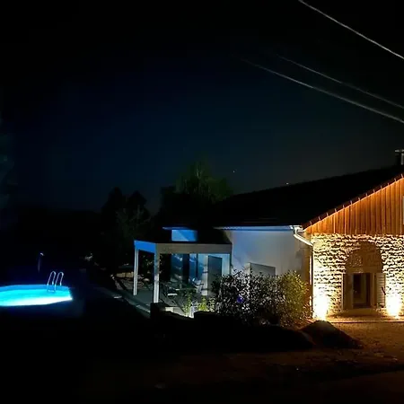 Le Clos Du Chene, Maison Avec Sauna, Et Piscine * Hadol