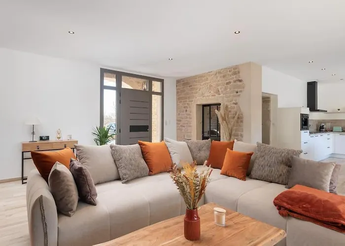 Le Clos Du Chene, Maison Avec Sauna, Et Piscine Hadol