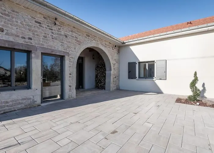 Prázdninový dům Le Clos Du Chene, Maison Avec Sauna, Et Piscine