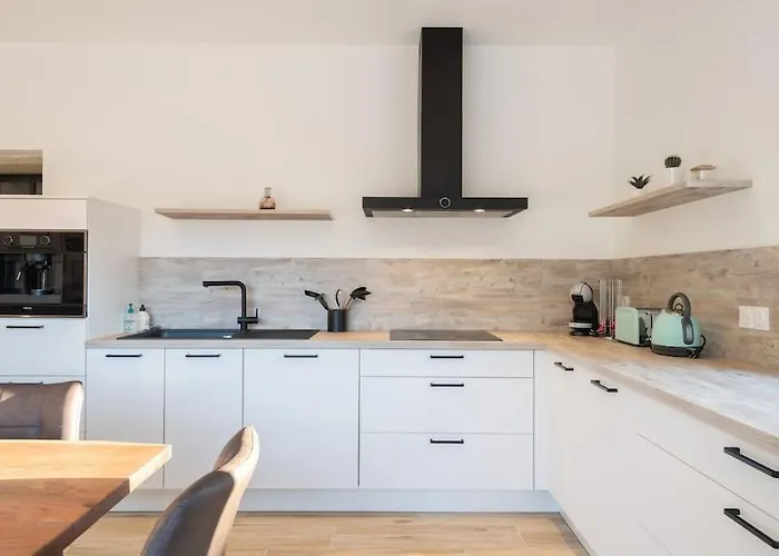 Le Clos Du Chene, Maison Avec Sauna, Et Piscine *