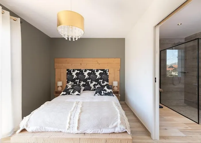 Le Clos Du Chene, Maison Avec Sauna, Et Piscine *