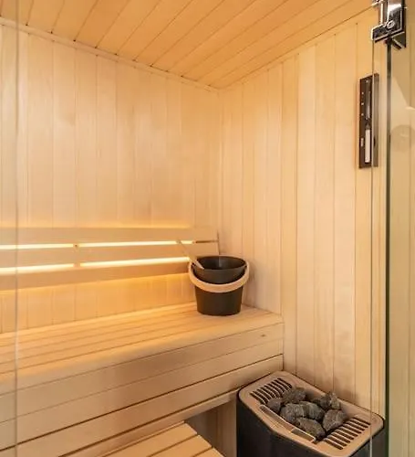 Prázdninový dům Le Clos Du Chene, Maison Avec Sauna, Et Piscine *