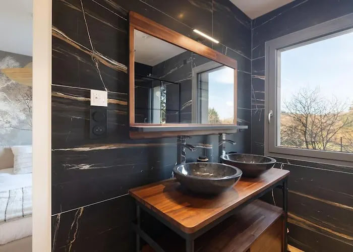 Prázdninový dům Le Clos Du Chene, Maison Avec Sauna, Et Piscine Hadol