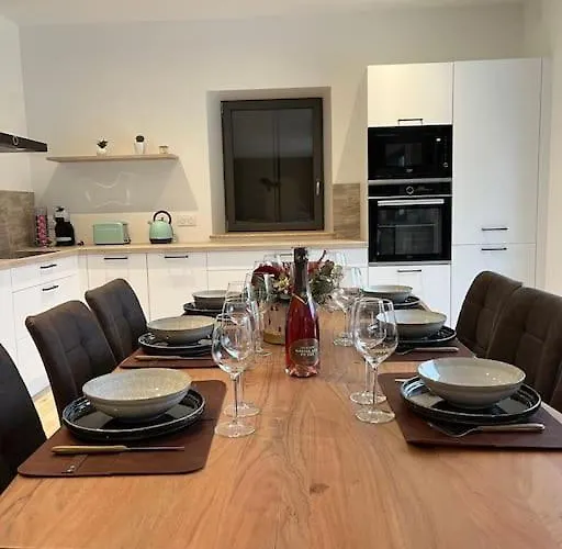 Le Clos Du Chene, Maison Avec Sauna, Et Piscine Hadol