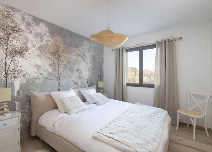 Prázdninový dům Le Clos Du Chene, Maison Avec Sauna, Et Piscine Hadol