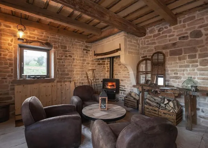 Le Clos Du Chene, Maison Avec Sauna, Et Piscine Hadol