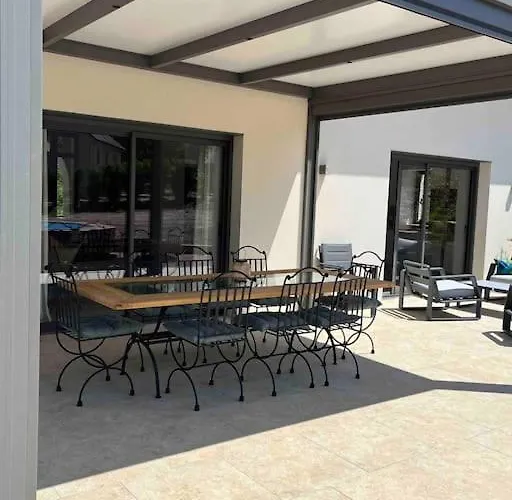 Prázdninový dům Le Clos Du Chene, Maison Avec Sauna, Et Piscine